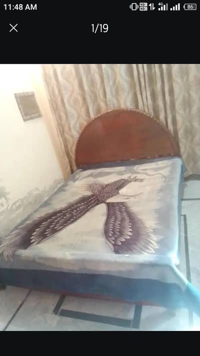 SOLID WOOD QUEEN BED WITH NEW MATRESS