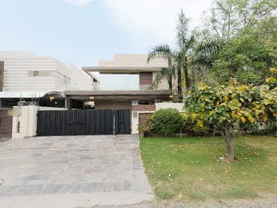Prime Location In DHA Phase 5 House Sized 1 Kanal For Sale