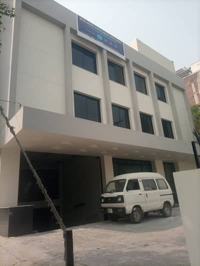 18000 Sqft 3 Storey Building For Rent In Devis Road Very Hot Location For Multinational Company, Call Center , Software House, Etc