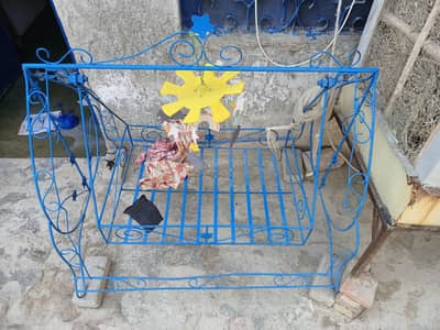 Jhola Buhut mazboot aur wazni hy 10/10 condition