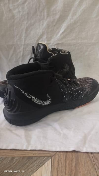 NIKE KYRIE HYBRID S2 || Size 40 || Black Sneakers
