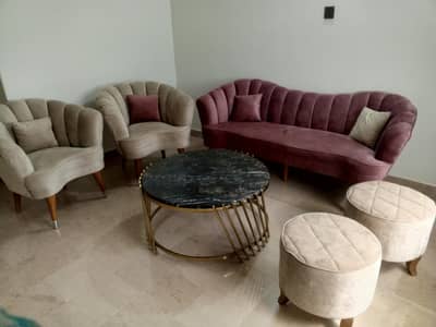 5 seater Sofa with 2 Ottomans (Center Table not included)