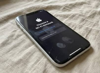 iphone xr 64 iCloud lock