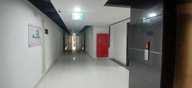 Office 700 Square Feet For Rent In Main Boulevard Gulberg, Lahore - Exceptional Spaces Available