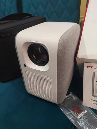 ETOE E2 PRO Full HD 1080P builtin android Tv portable projector