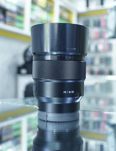 Sony 85 mm 1.8 lens for Sony Full Frame
