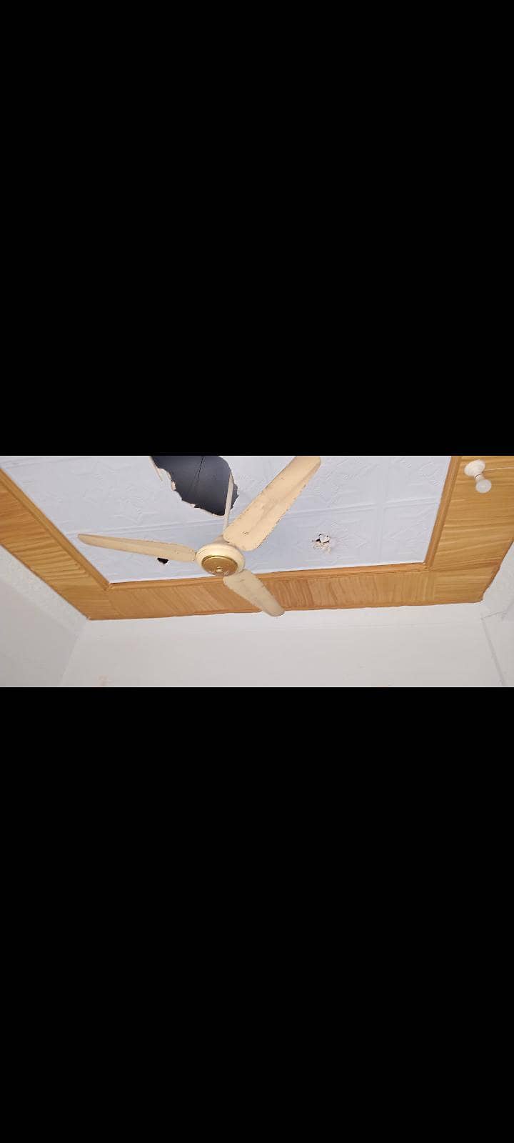 میڈیکل سٹور کا  تمام فرنیچر 6