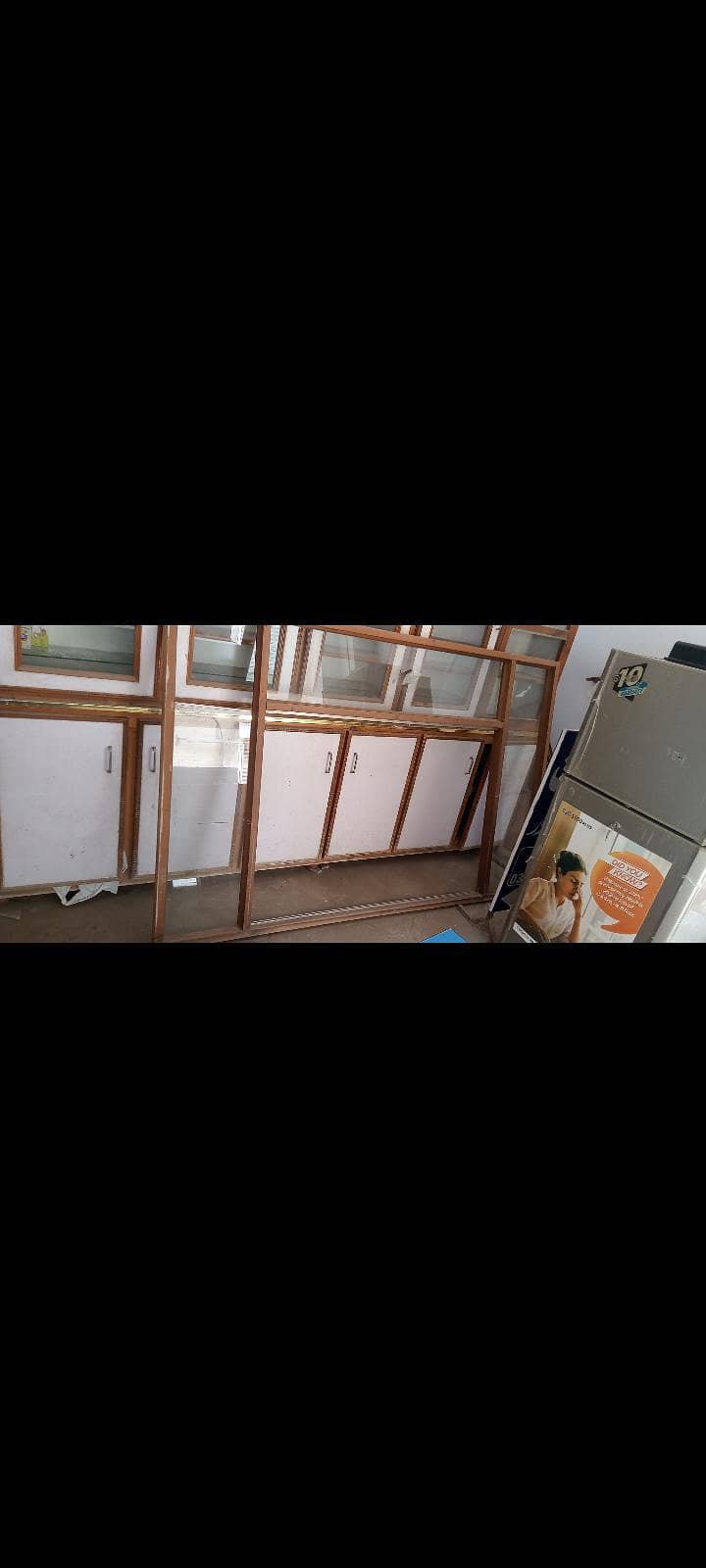 میڈیکل سٹور کا  تمام فرنیچر 7