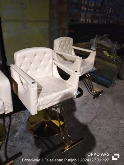 Barber chair/Cutting chair/ Shampoo unit/Trolly/Saloon Furniture.