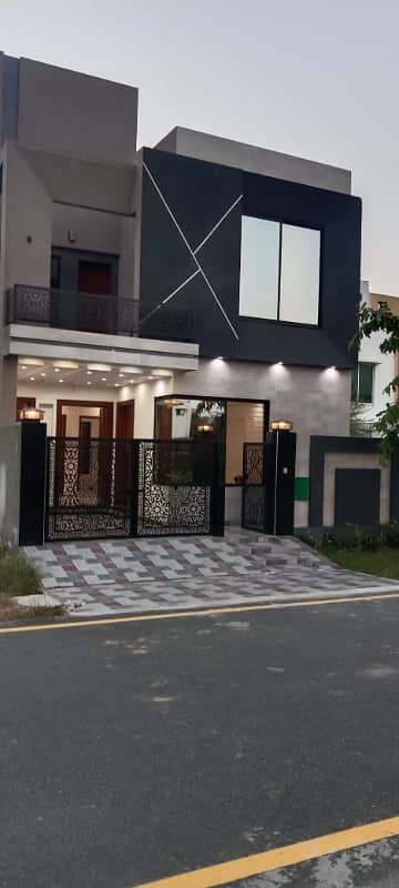 5 Marla Brand New Facing Park House for Rent in Bahria Nasheman