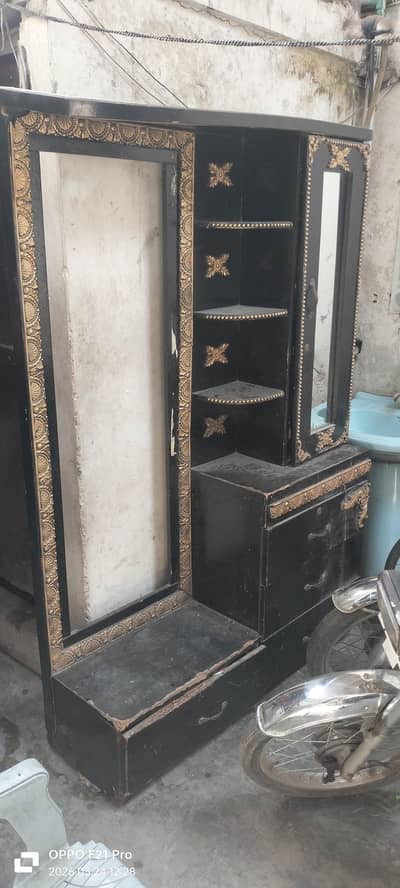 چپ بورڈ ڈریسنگ ٹیبل