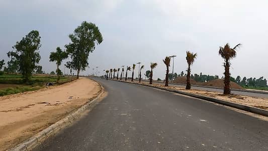 AMMAR ESTATE OFFER'S 10 MARLA FACING PARK IDEAL LOCATION PLOT FOR SALE IN BB BLOCK