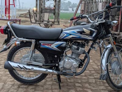 Honda CG 125 2025 Black -Like New | 6800 Km Driven|