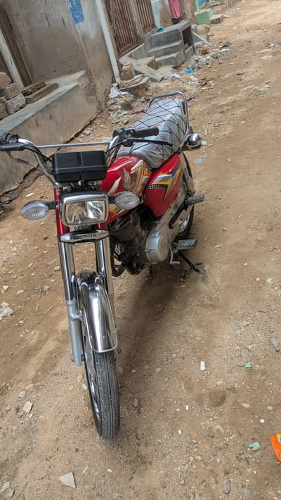 125 saaf Condition alaram b Laga hai