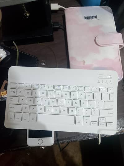 wireless Bluetooth keyboard