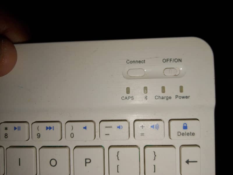 wireless Bluetooth keyboard 3