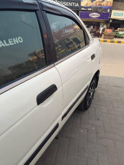 Suzuki baleno 2005