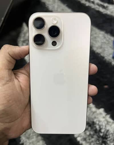 I phone 16 pro max factory 256 / desert colour