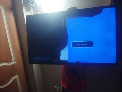 ecostsr lcd 32 inch half panel crack baki all ok