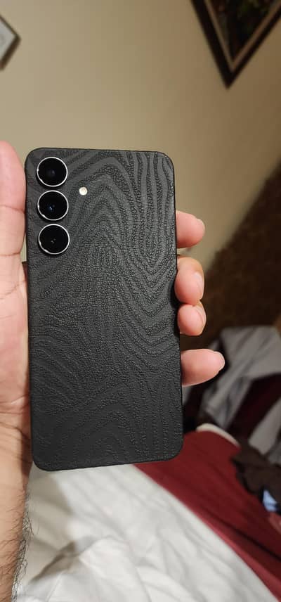 just unboxed the phone new as mint