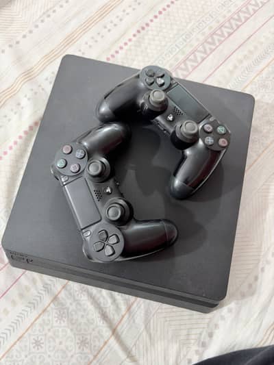 PS4 Slim 500GB | 2 Controllers | Original Box
