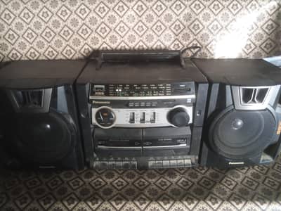 Panasonic taper radio speaker good heath with Box