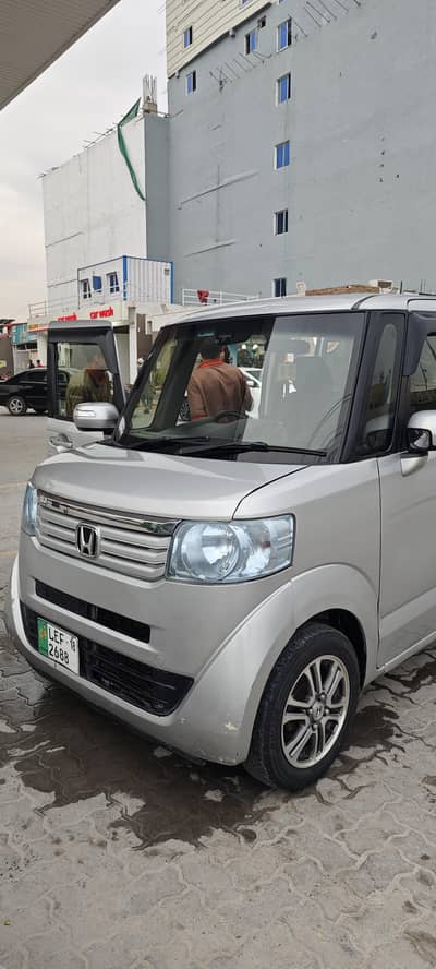 Honda N Box 2014/2018 Full option Lahore registered