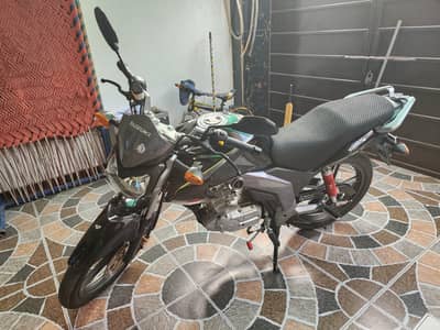 Suzuki GSX 125 – 4048 KM Driven – Like New Condition