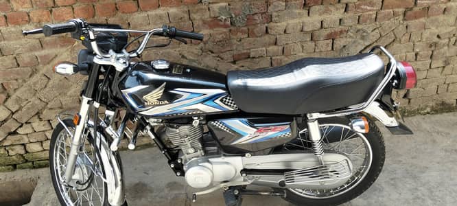Honda CG 125 2026 Black -Like New | 6800 Km Driven|