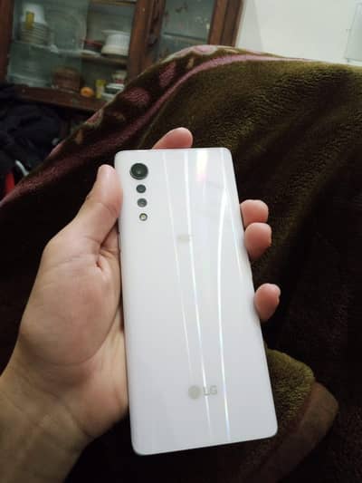 LG Velvet 8Gb Ram 128 GB Rom /best for gaming /best for camera