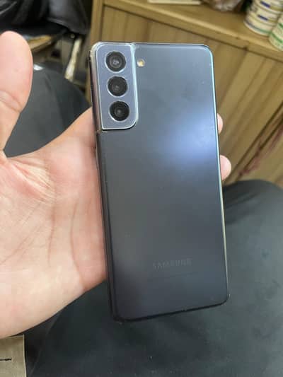 Samsung s21 8 128 only one dot se in a picture