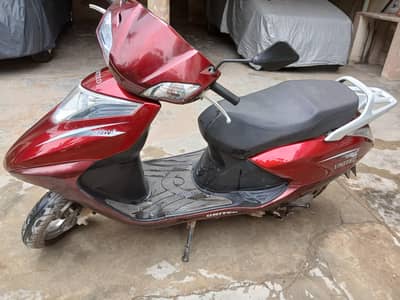 United 100cc scooty