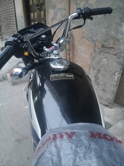 Honda 125 abi number nai lga jo la ga wohi First owner bna ga