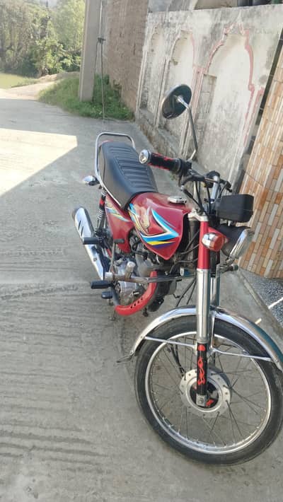 CG 125 2017/18 GOOD CONDITION