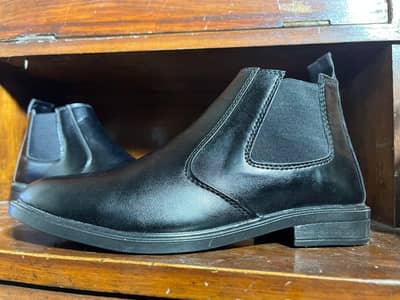 Men's Original Leather Chelsea Boots Size 9 New