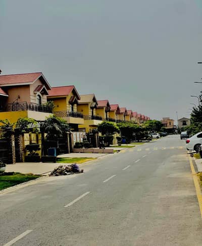 *17 Marla 5Bed House for Sale in Askari 10 Lahore