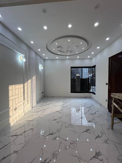 Prime Location 5 Marla House For Sale In Lahore