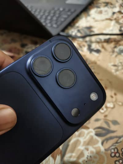 I PHONE 17 PRO JV 10/10 100 HEALTH