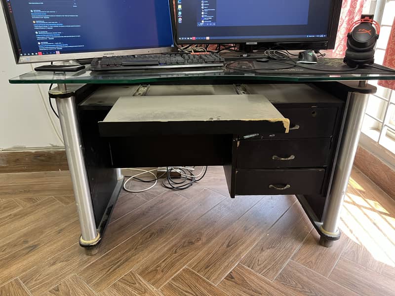 Computer and office table 2