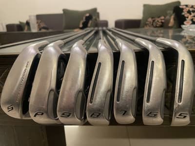 Golf Iron Set / Golf /Top Flite Iron set 5 - 9 with pitching wedge