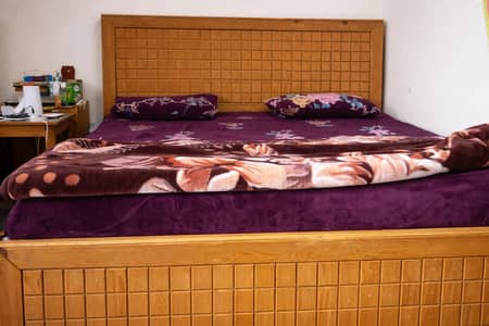 King size wooden bed set