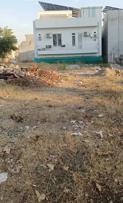 Approachable Reasonable 7- Marla Plot Available For Sale (Builder Location).