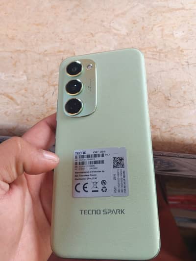Tecno spark 40 pro plus 8+8/256 with box and charger