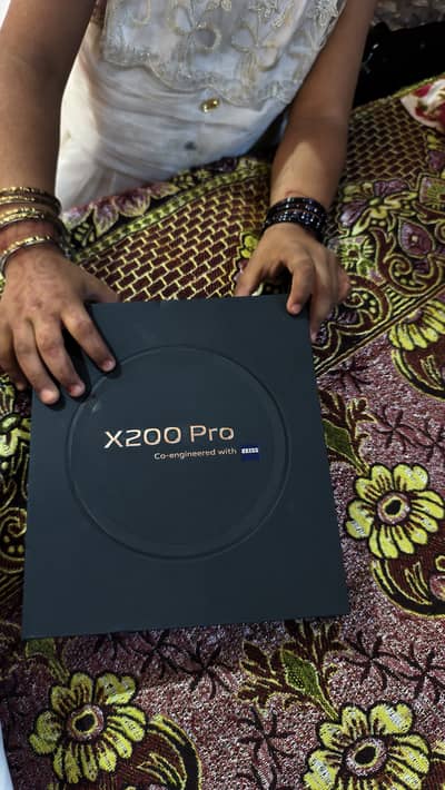 For sell vivo x200 pro . 220 k