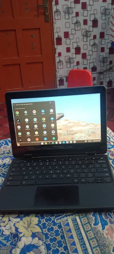 chrome book 4gb 32gb tuch and type  10hour betry time tablet ban jati