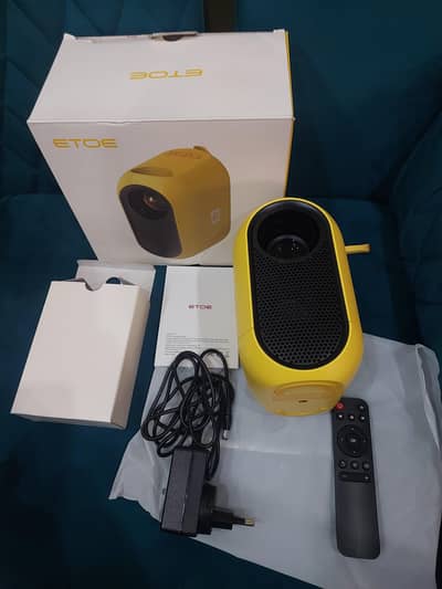 Etoe D1 Evo Android Projector 200 ANSI Built-in Cast Excellent Picture