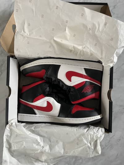AIR JORDAN 1 MID