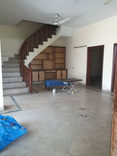 12 Marla Upper portion office Space Available for Rent