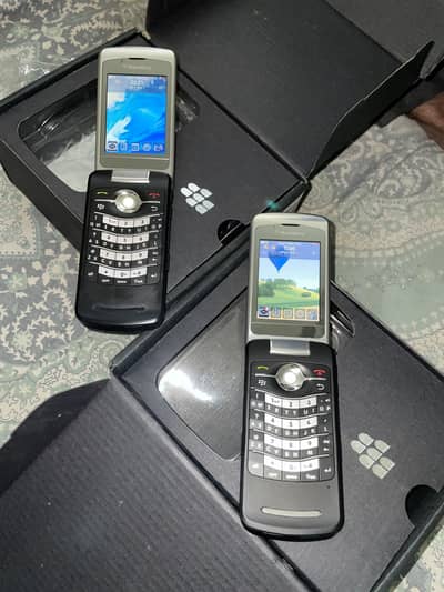 Blackberry Perl flip 8220