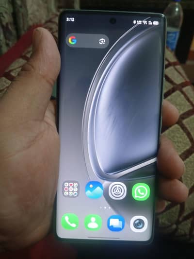 zero 40 8/256 10/10 box charger sath hia